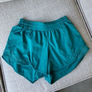 LuluLemon Hotty Hot 4” Short — No Lining. Size 8.